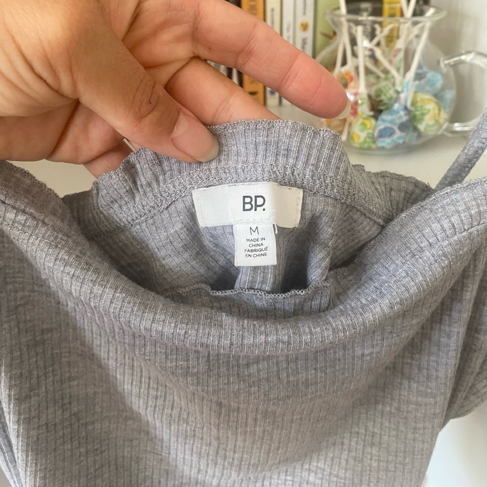 BP. Ruffle Trim Ribbed Crop Top - Picture 2 of 3